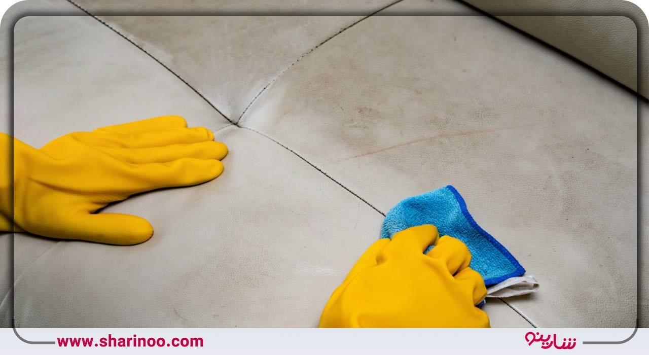 شستشوی مبل با به‌کارگیری مواد شیمیایی