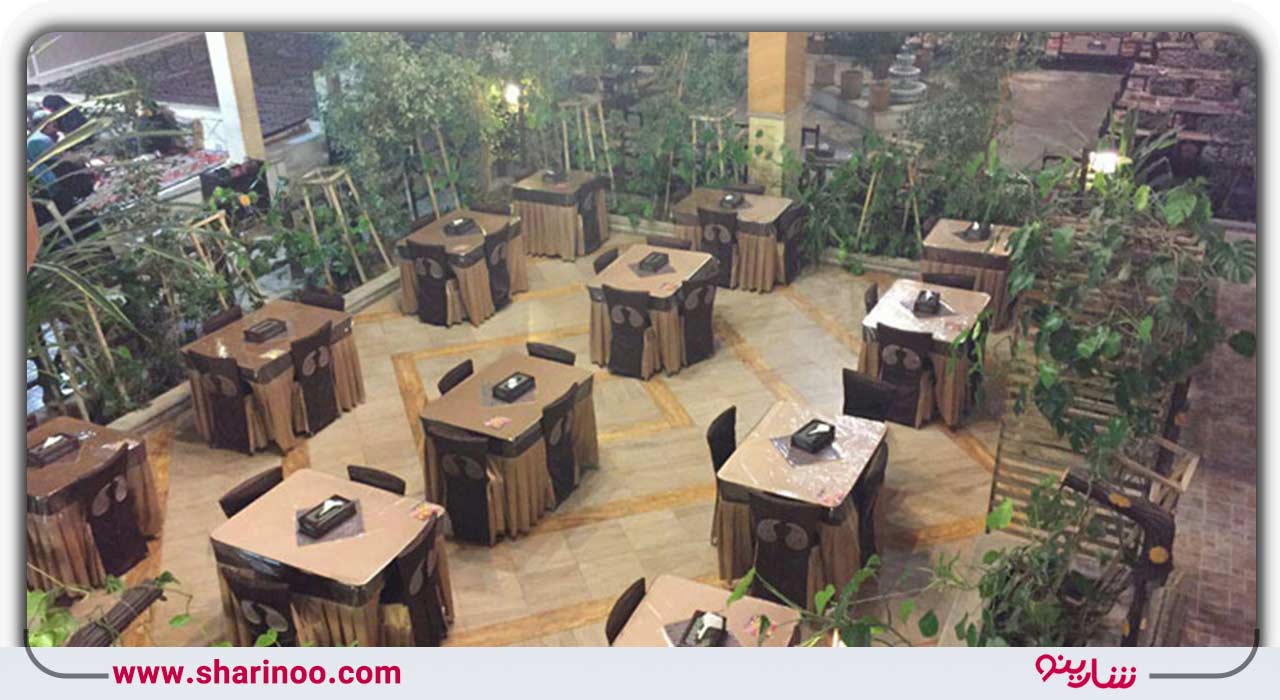 رستوران توت فرنگی یزد