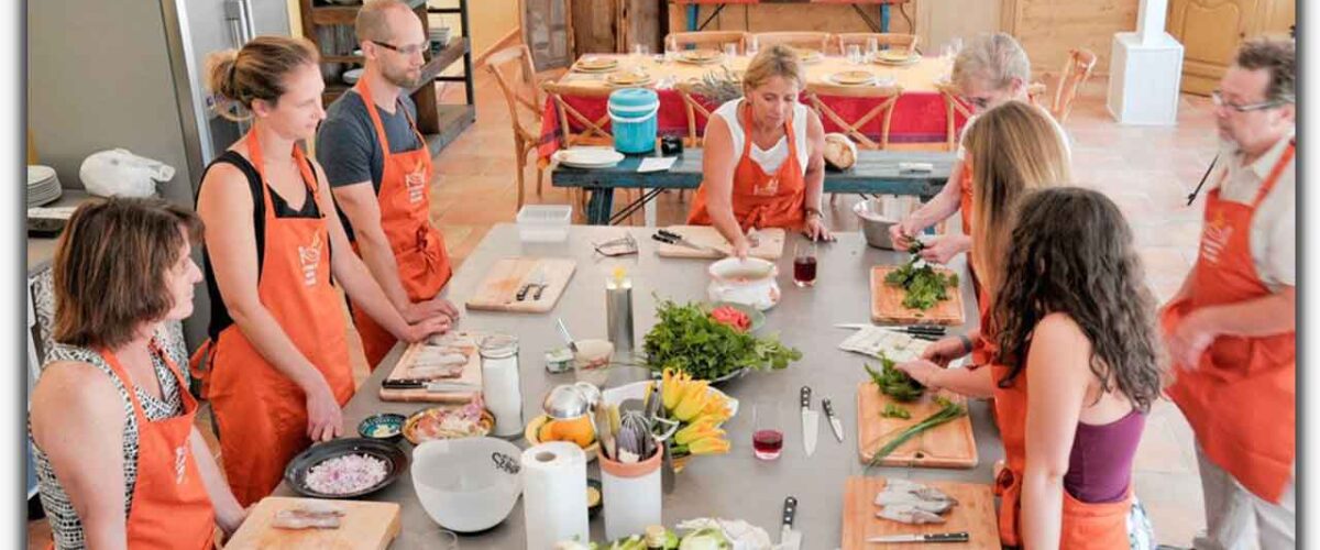 لیست دوره‌های آموزش آشپزی در اصفهان + 10 شماره تماس