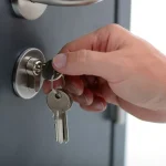 کلید داخل قفل نمی‌چرخد
